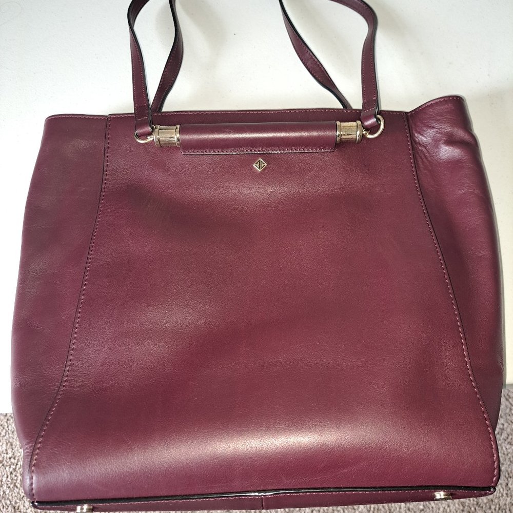 BRAND NEW BURGUNDY LEATHER BUCKET PURSE MADE BY ANTONIO MELANI
